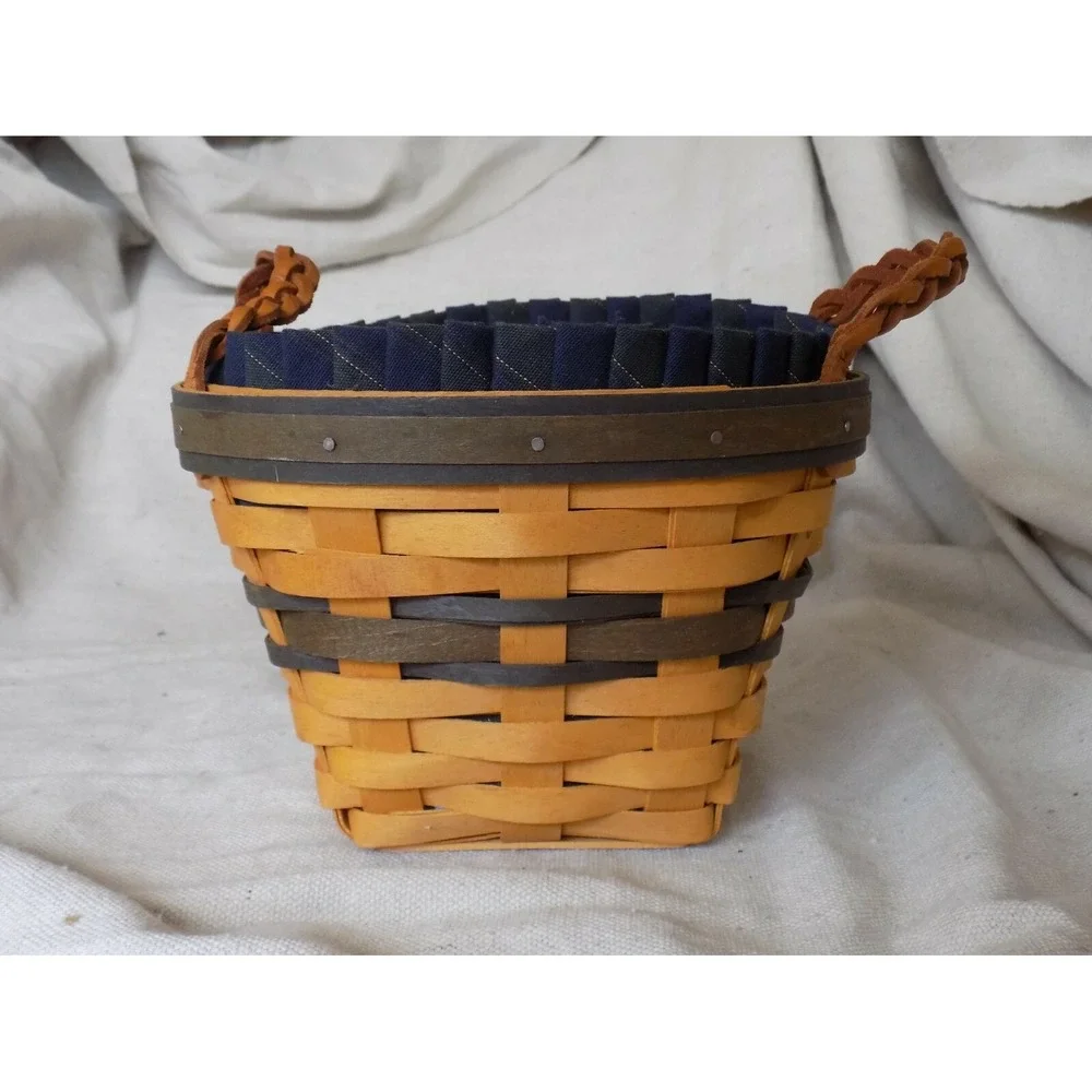 Collector's Club Renewal Basket w/ Liner & Protector 1999 Longaberger